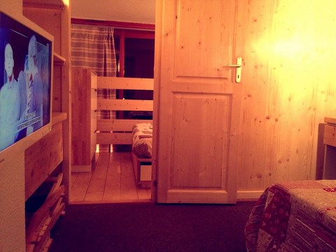 Chambre 1 lit simple location les Arcs 1800 (autre vue 2)