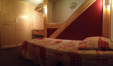 Chambre 1 lit simple location les Arcs 1800 (autre vue 1)